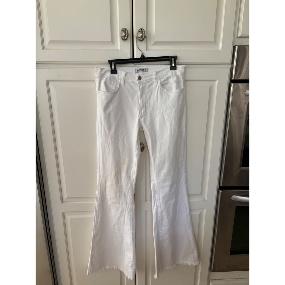 O2 Denim White Flare Jeans Raw Hem Made in USA Womens Size 30 PF3021
